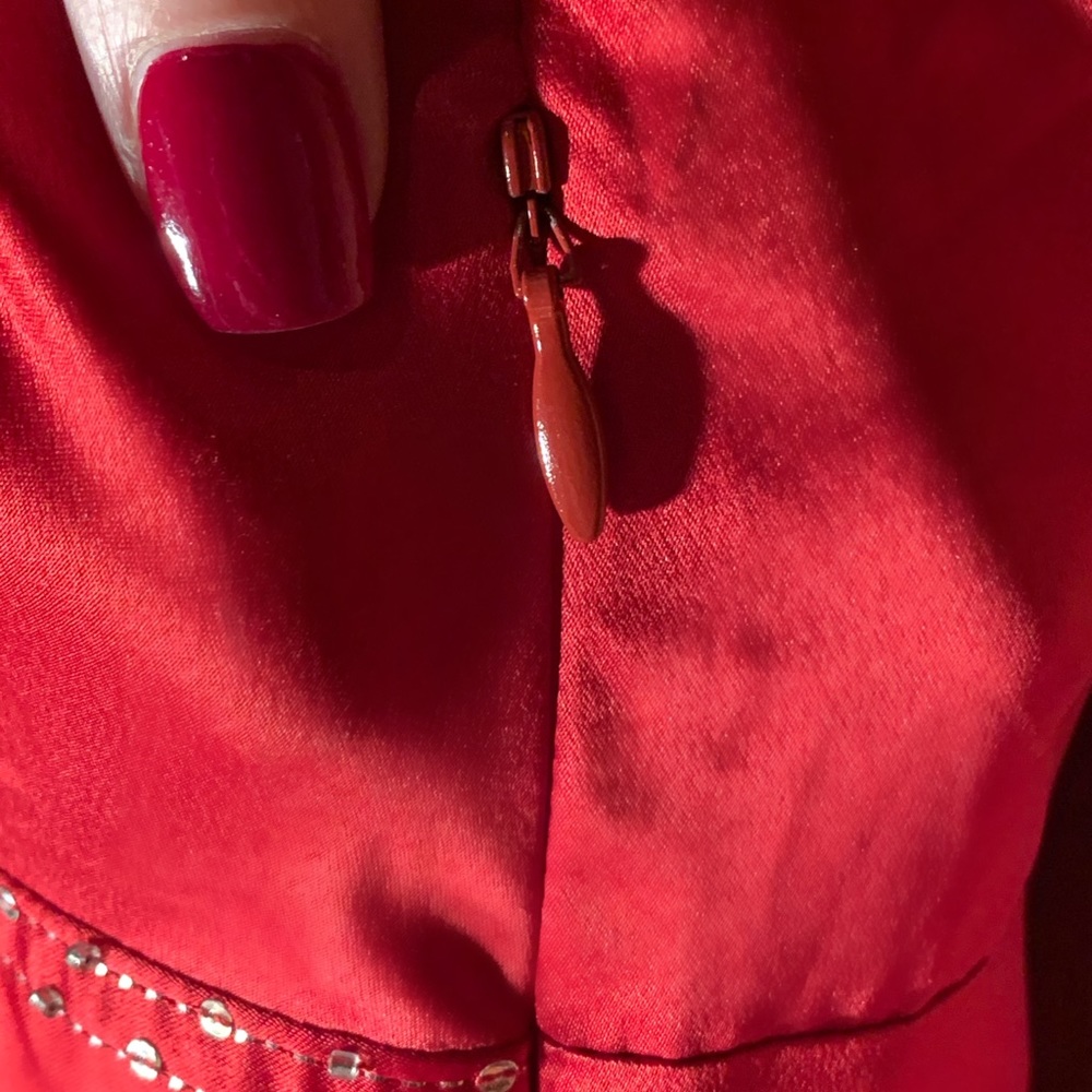 NWOT New York & Company Ruby Red Silky Embellished V-Neck Top 16 Fits like a 14. - Picture 7 of 9